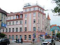 Budynek, na którym zlokalizowana jest stacja referencyjna.