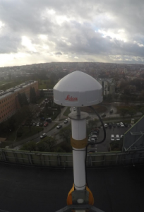 Antena stacji referencyjnej