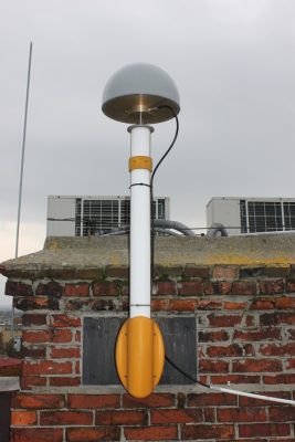 chel_ant Antena stacji referencyjnej